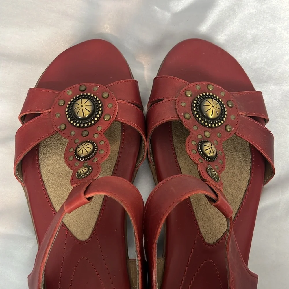 Naturalizer Red Leather T-Strap Sandals with Brass Accents - Picture 5 of 10